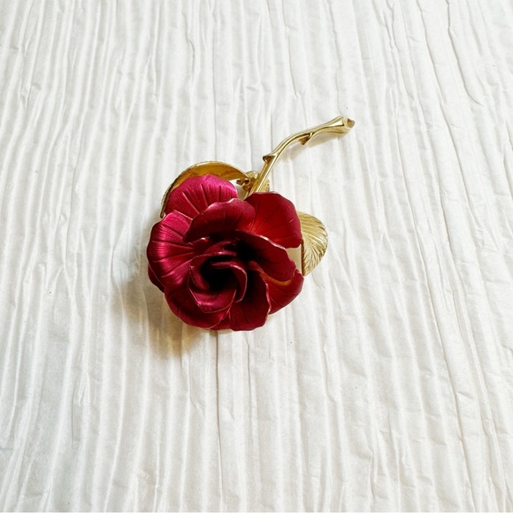 💌 Vintage Signed Cerrito Gold Tone Red Rose Brooch - Picture 3 of 4